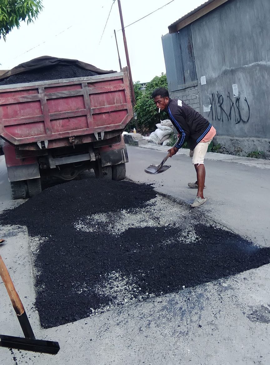 Kendaraan Overload Penyebab Kerusakan Jalan