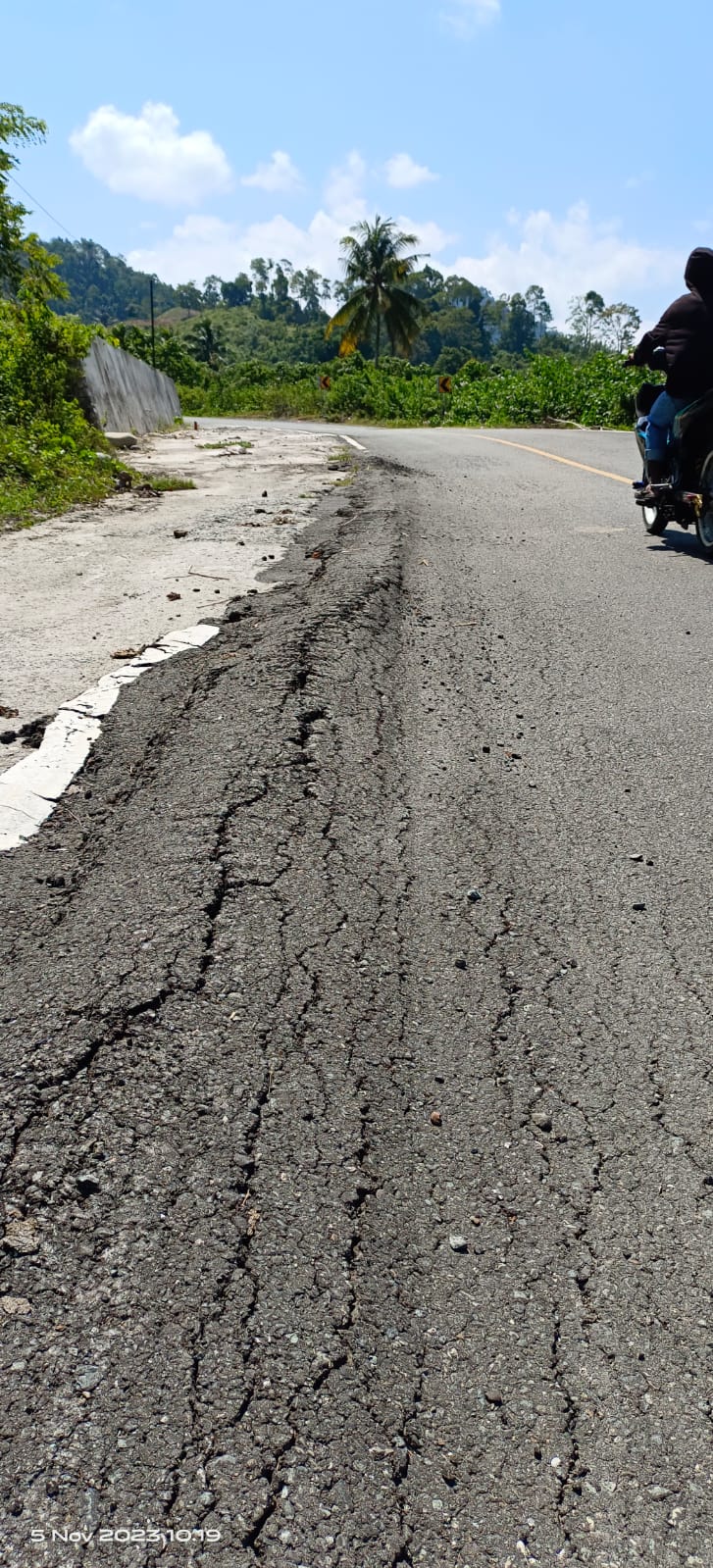 Anggaran Hilang Rusak Jalan Terbilang