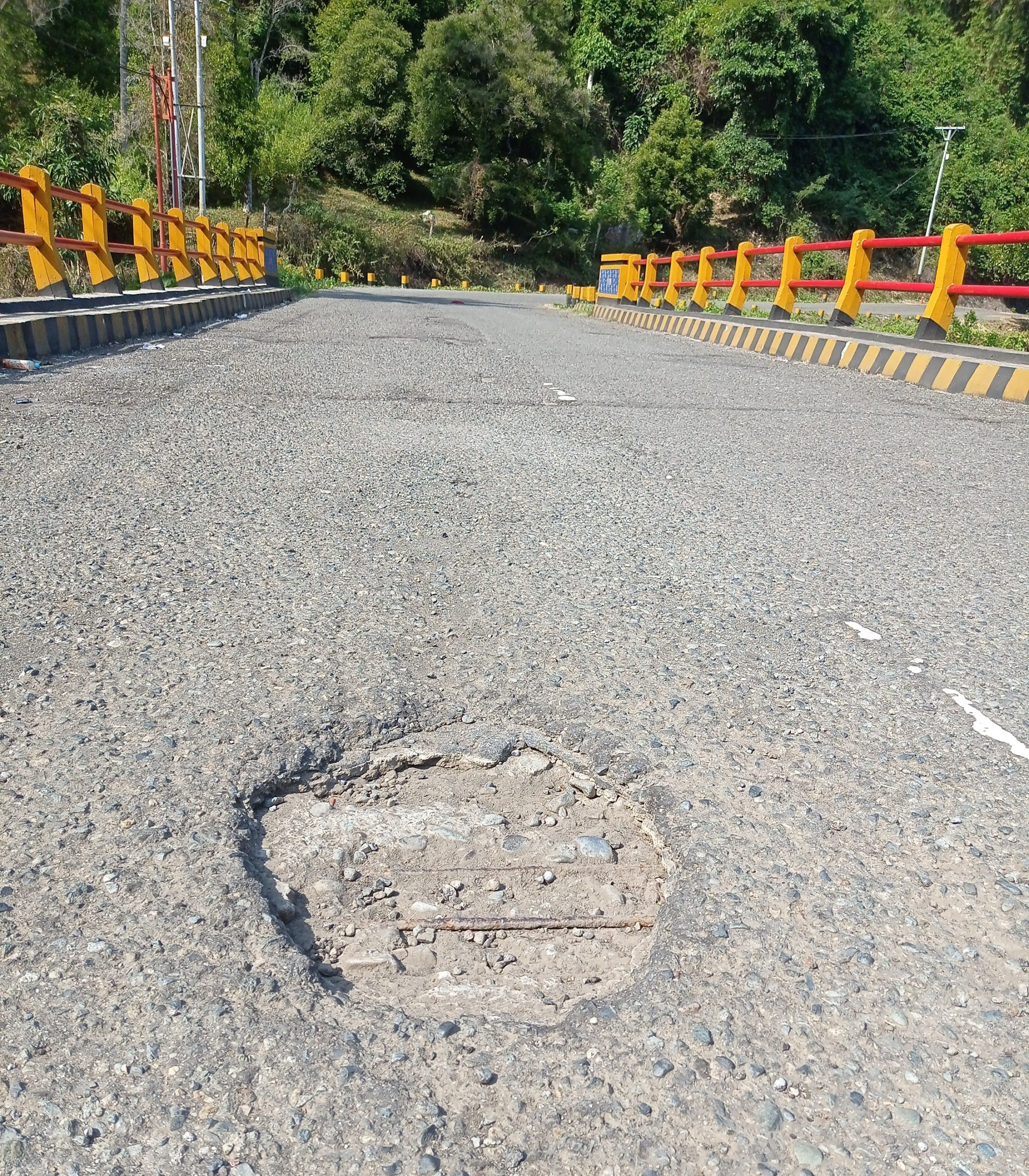 Anggaran Hilang Rusak Jalan Terbilang