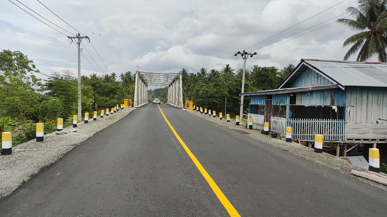 Kondisi Kemantapan Ruas Jalan Nasional Ampana Pagimana Diatas 98 Persen