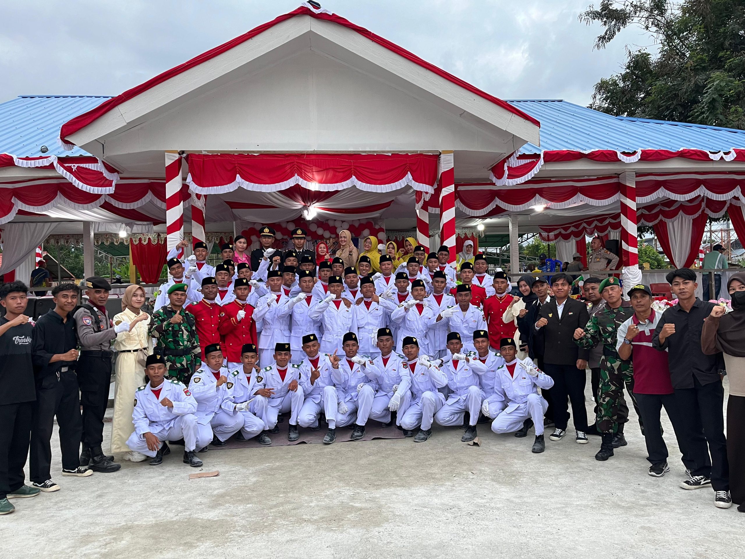 3 Paskibraka Jatuh Pingsan Usai Pengibaran Bendera di Banggai | Drama Heroik di Tengah Upacara HUT ke-79 RI