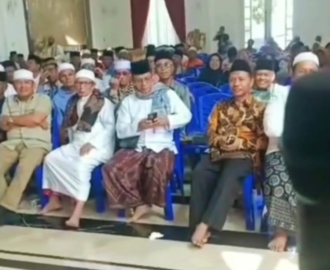 Tak Makan Gaji DPR, Ahmad Ali Bawa 100 Warga Sulteng Umrah Gratis | Calon Gubernur yang Berbeda Dari Yang Lain !