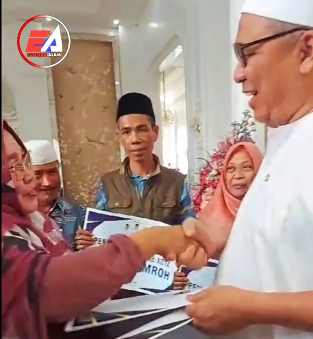 Tak Makan Gaji DPR, Ahmad Ali Bawa 100 Warga Sulteng Umrah Gratis | Calon Gubernur yang Berbeda Dari Yang Lain !